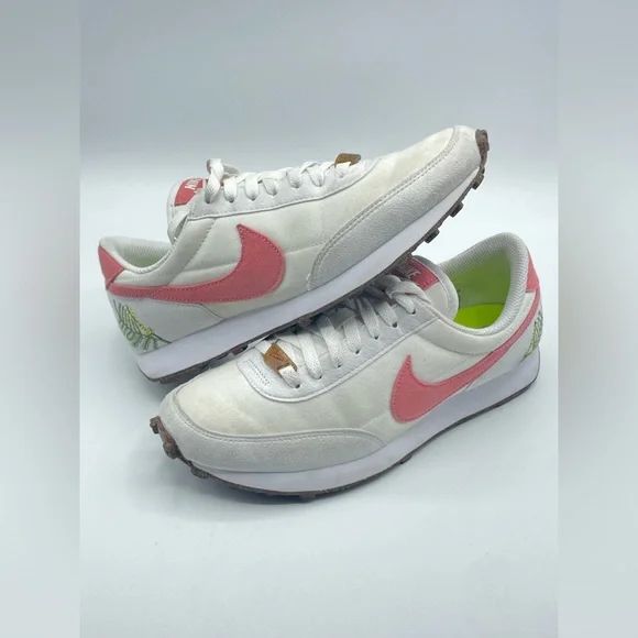 WOMENS NIKE DAYBREAK SIZE 7 - Picture 5 of 6